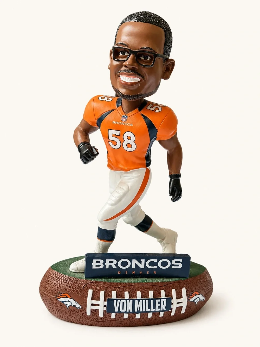 FOCO Von Miller Broncos Limited Edition Bobblehead #416/2018